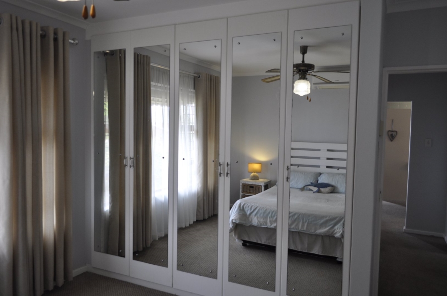 3 Bedroom Property for Sale in Wavecrest Eastern Cape